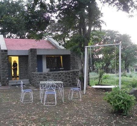 Hotel Kailas Ellora Esterno foto