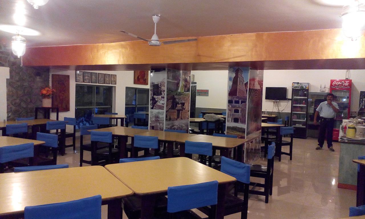 Hotel Kailas Ellora Esterno foto